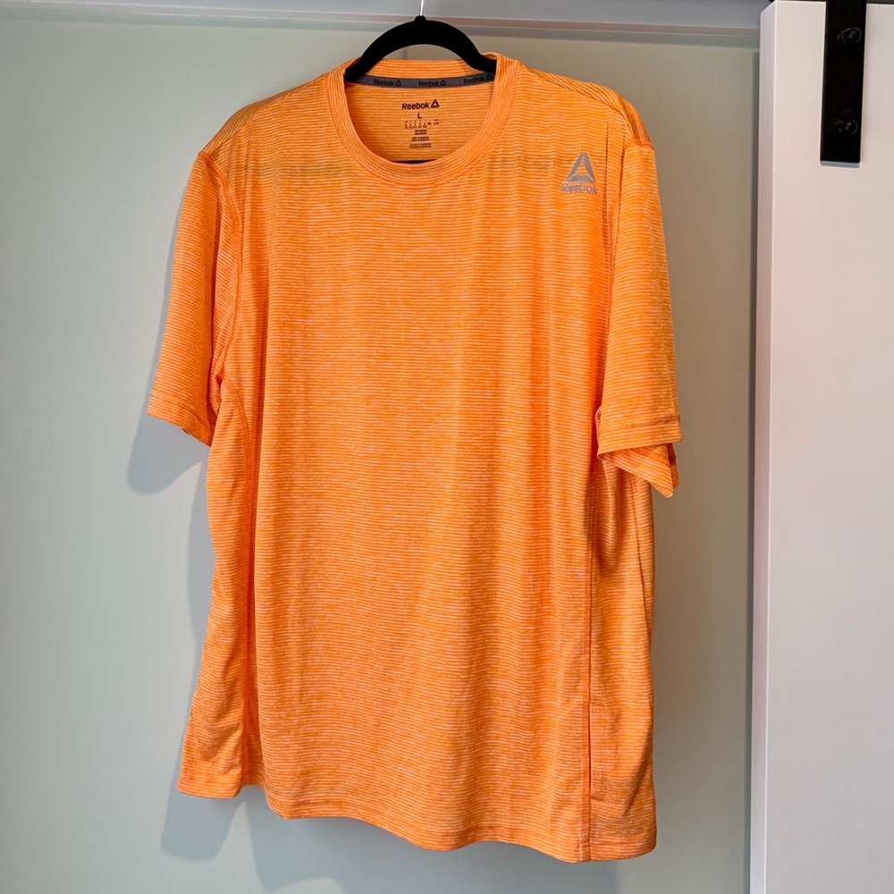 Men’s athletic tee